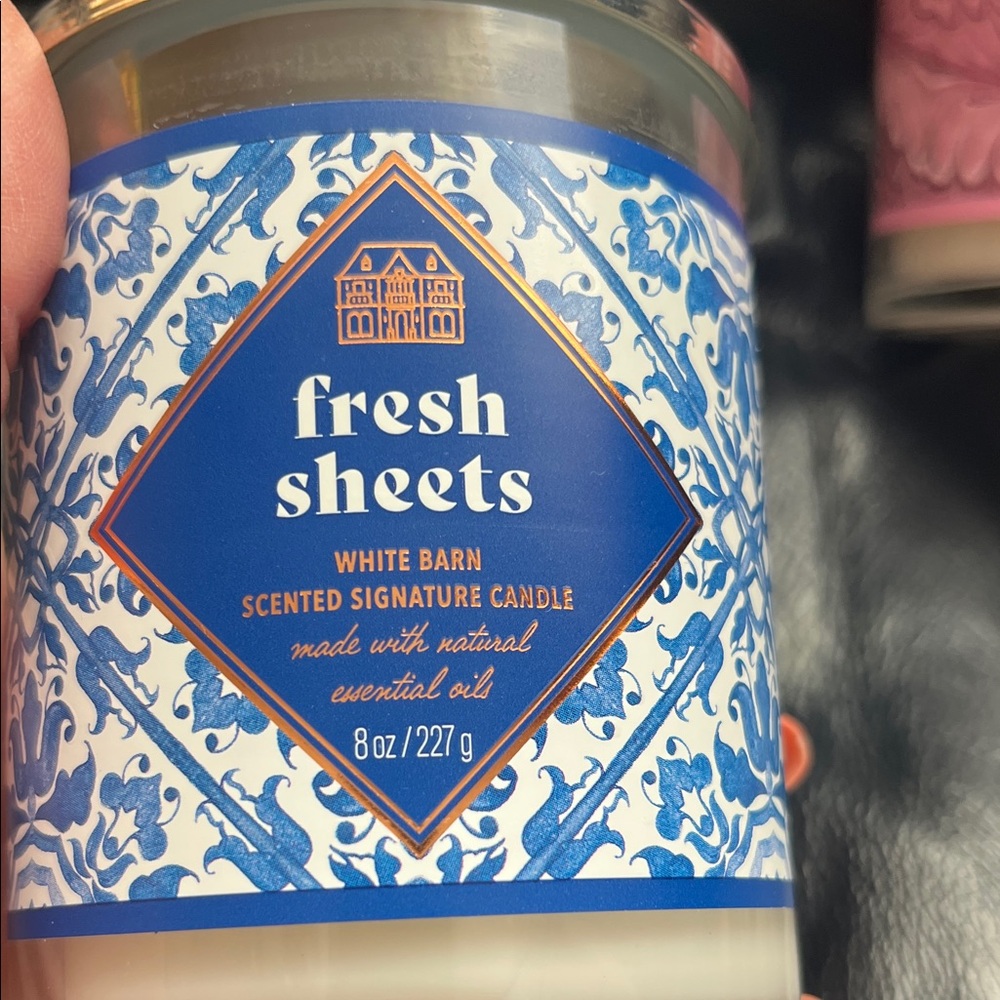 2 New Bath & Body Works (White Barn) Blue and Pink Candle Duo - Picture 3 of 9